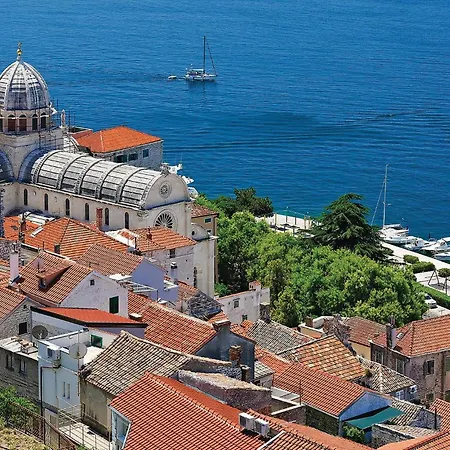 6 Bedroom Gorgeous In Дрниш