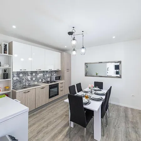 Дом отдыха 6 Bedroom Gorgeous In *