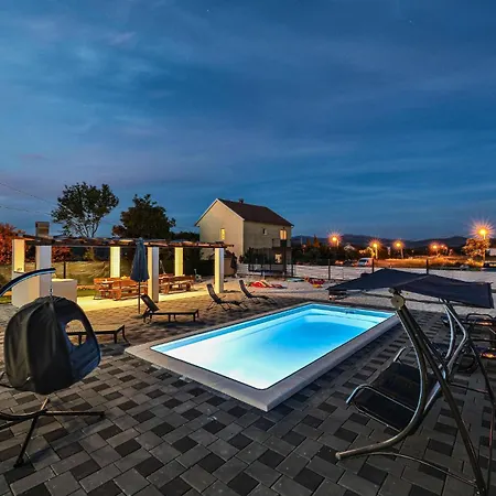 6 Bedroom Gorgeous In * Drniš