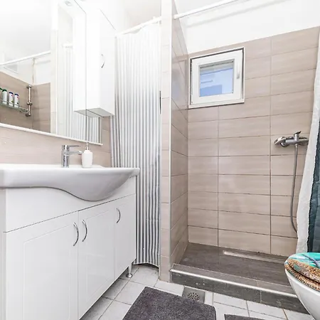 Holiday home 6 Bedroom Gorgeous In *