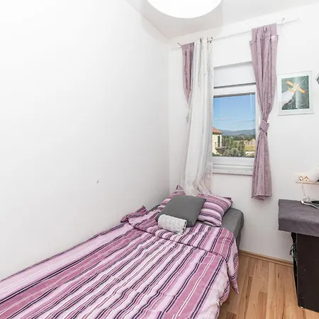 Дом отдыха 6 Bedroom Gorgeous In